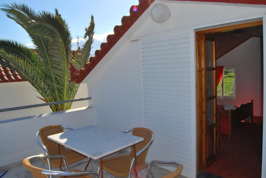 Houdis Houses Parálion Ástros Eksteriør billede